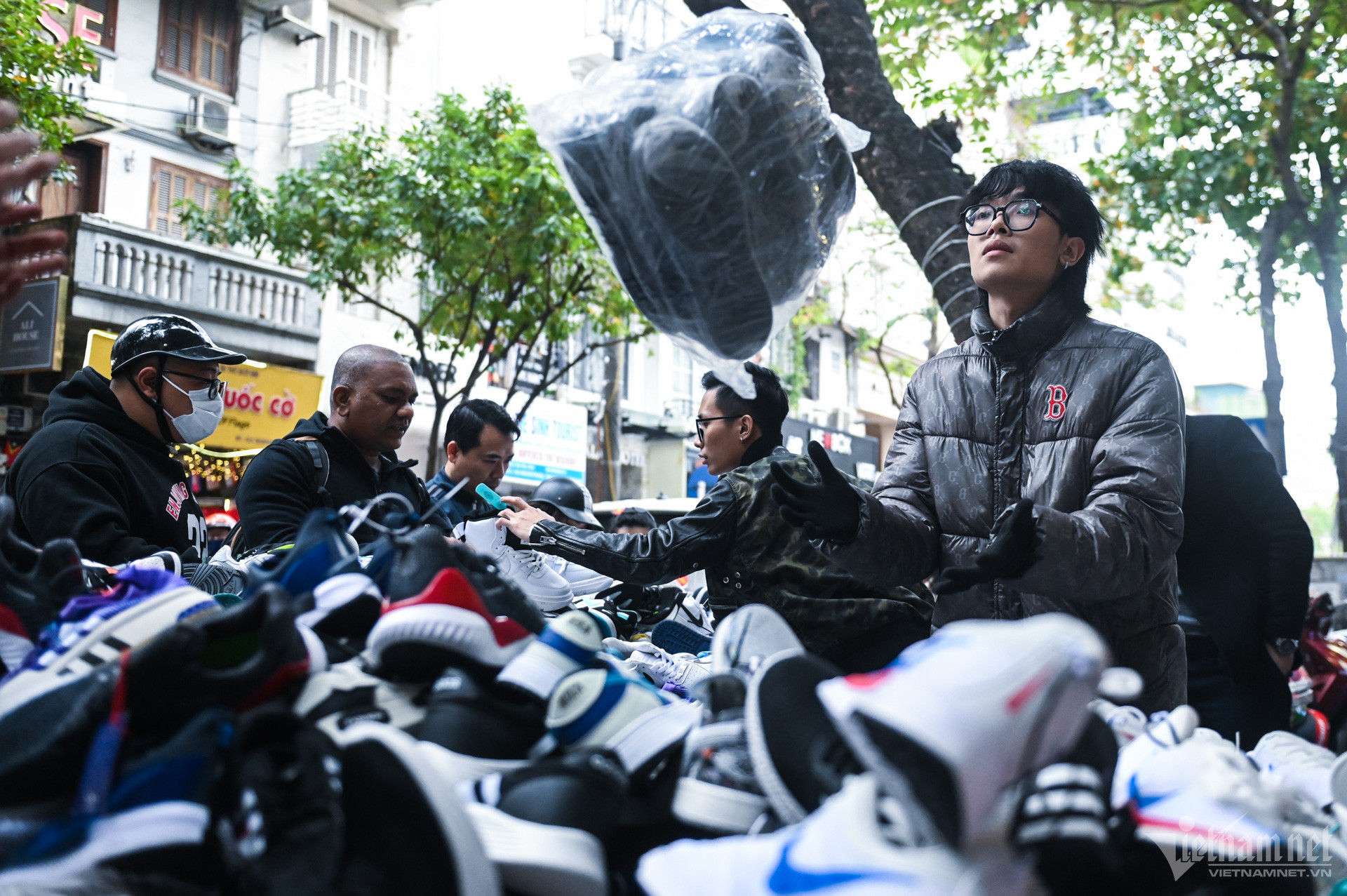 W-mua-sam-tet-thach-thao-18.jpg