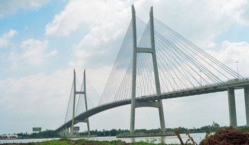 Cây cầu dây văng đầu tiên của Việt Nam, là tuyến đường mở rộng cánh cửa ra - vào miền Tây Nam Bộ