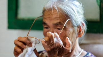 Hơn 3 triệu người Việt Nam được tăng lương hưu, chỉ riêng tôi không hề vui vẻ vì sống chung với cháu