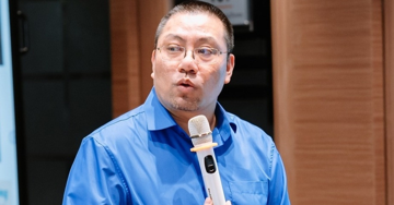 Khán giả tẩy chay, truyền thông 'cấm cửa' với nghệ sĩ lệch chuẩn