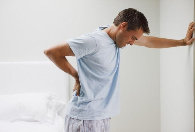 Tăng sản tuyến tiền liệt l&agrave;nh t&iacute;nh tuy c&oacute; thể ph&aacute;t triển từ từ trong thời gian d&agrave;i m&agrave; kh&ocirc;ng biểu hiện triệu chứng r&otilde; r&agrave;ng, nhưng tiềm ẩn nguy cơ g&acirc;y ra nhiều biến chứng nguy hiểm