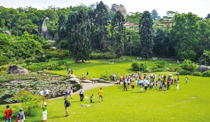 Nơi đây là một trong những điểm thu hút khách du lịch nhất Trung Quốc với khoảng 10 triệu du khách mỗi năm. Ảnh: Internet