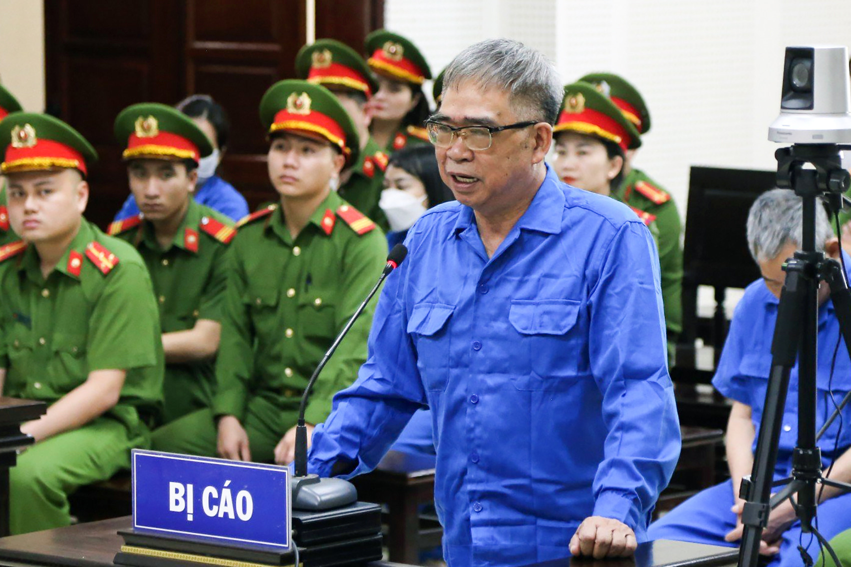 Đỗ hữu ca khang cáo.jpeg