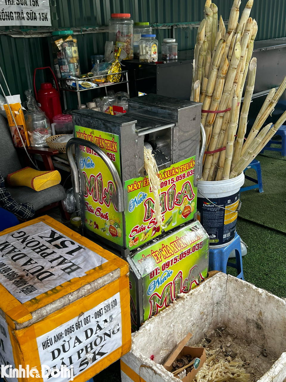  Nước mía có nhiều đường chính là môi trường lý tưởng cho các loại vi khuẩn phát triển, nhất là trong điều kiện thiếu vệ sinh của các hàng quán vỉa hè và nhiệt độ nóng ẩm mùa Hè.