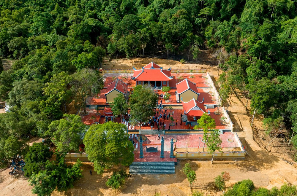 Có một sân bay dã chiến nằm dưới lòng hồ nước ngọt nhân tạo đẹp nhất nhì miền Trung - ảnh 6