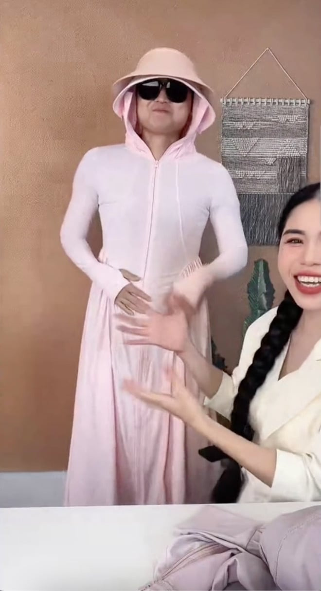 Hằng Du Mục xuất hiện trên livestream với năng lượng tích cực. Ảnh: Internet