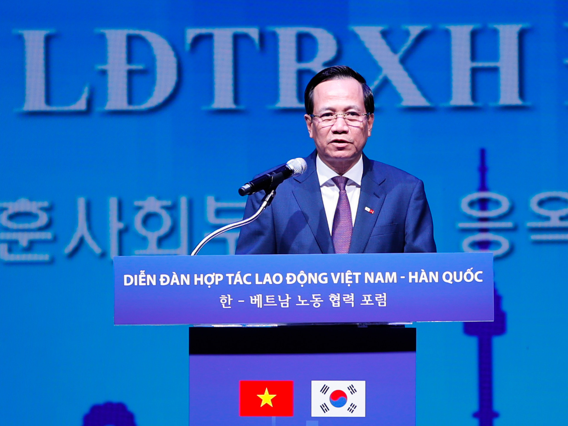 Thủ tướng: Tạo thuận lợi nhất cho người lao động, n&acirc;ng tầm hợp t&aacute;c lao động Việt Nam-H&agrave;n Quốc- Ảnh 3.