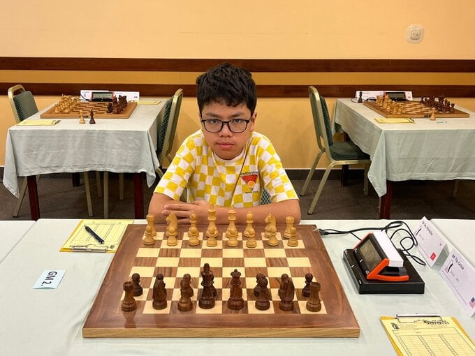 Kỳ thủ Đầu Khương Duy đạt chuẩn đại kiện tướng quốc tế ở tuổi 13. Ảnh: B&aacute;o Giao th&ocirc;ng