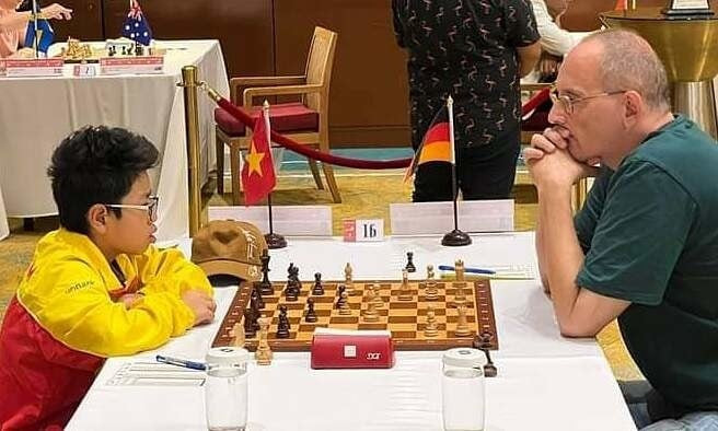 Được biết, trong th&aacute;ng 8, Đầu Khương Duy sẽ tham gia th&ecirc;m hai giải đấu tại Hungary để cố gắng đạt chuẩn đại kiện tướng quốc tế (GM Norm). Ảnh: H.A