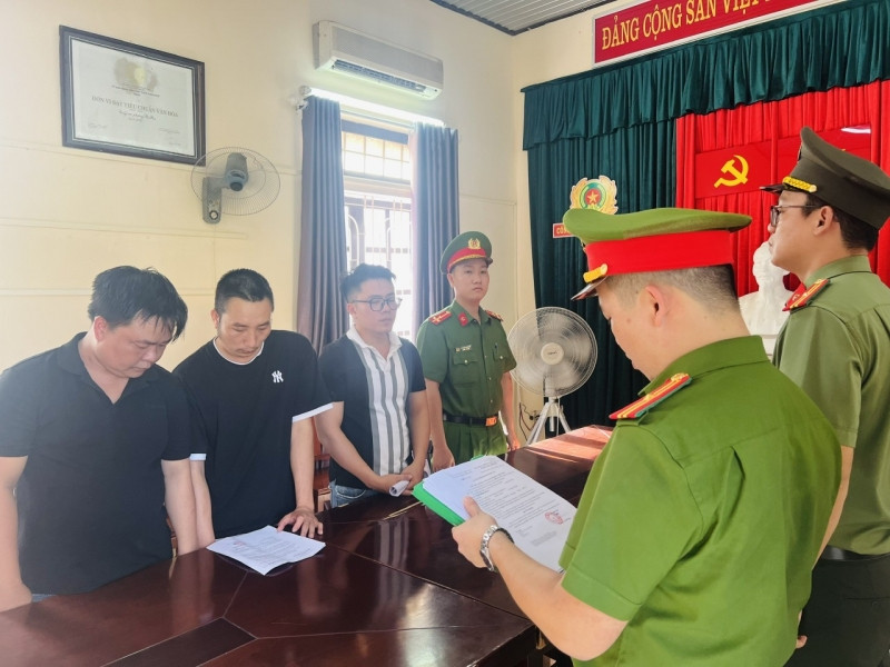 &lsquo;Chi&ecirc;u&rsquo; mới: L&agrave;m giả CMND để lập t&agrave;i khoản ng&acirc;n h&agrave;ng b&aacute;n kiếm lời