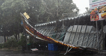 Bão số 3 Yagi vào đất liền gió rít liên hồi, miền Bắc mưa lớn dồn dập