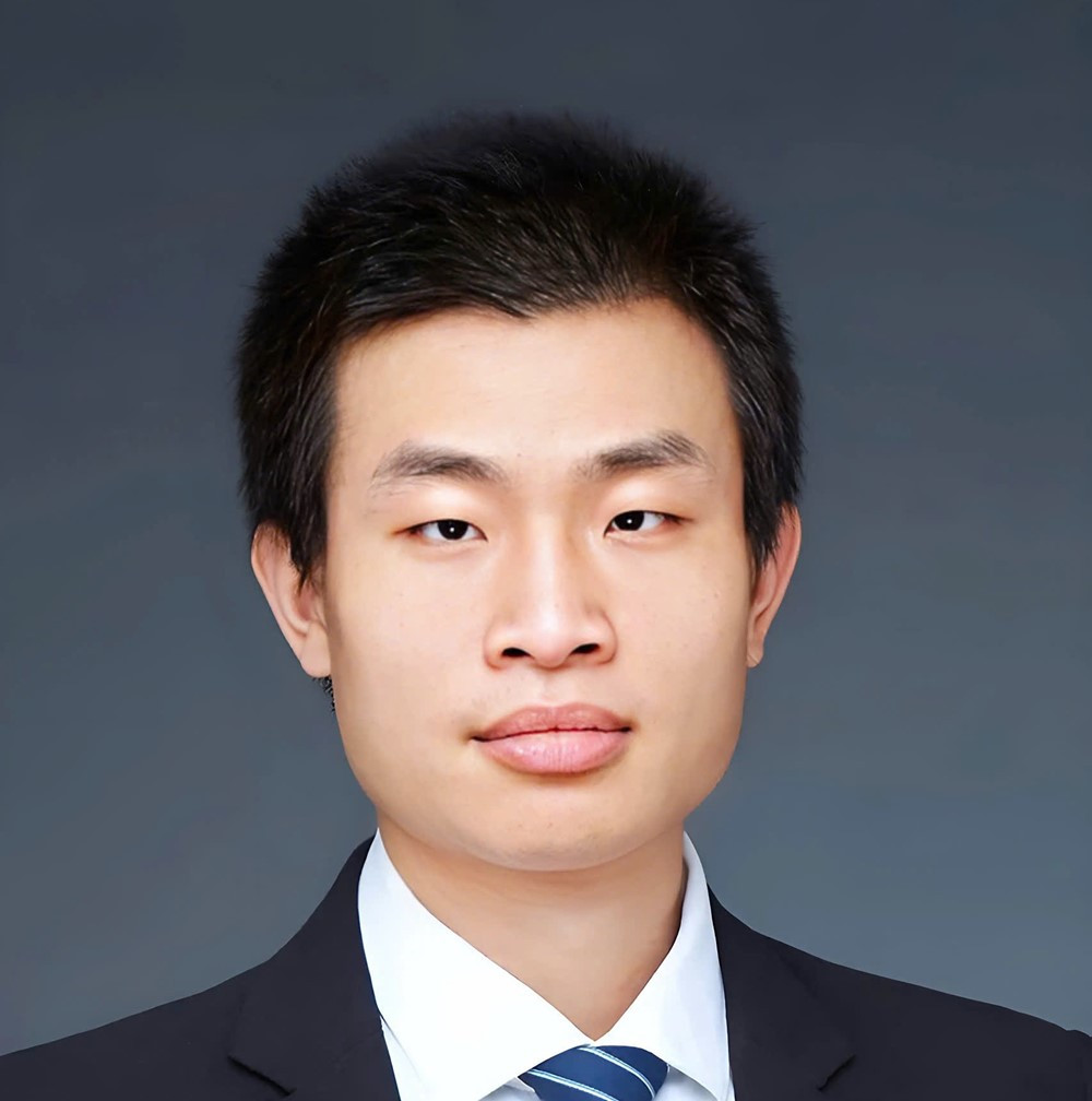 'Thần đồng' To&aacute;n học hai năm li&ecirc;n tiếp gi&agrave;nh HCV Olympic To&aacute;n quốc tế với điểm tuyệt đối 42/42, từng từ chối về l&agrave;m việc tại Đại học Harvard, thu nhập tiền tỷ mỗi năm nhưng chỉ ti&ecirc;u 1 triệu đồng/th&aacute;ng - ảnh 1