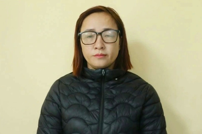 Nữ nh&acirc;n vi&ecirc;n thu cước viễn th&ocirc;ng chiếm đoạt h&agrave;ng trăm triệu đồng