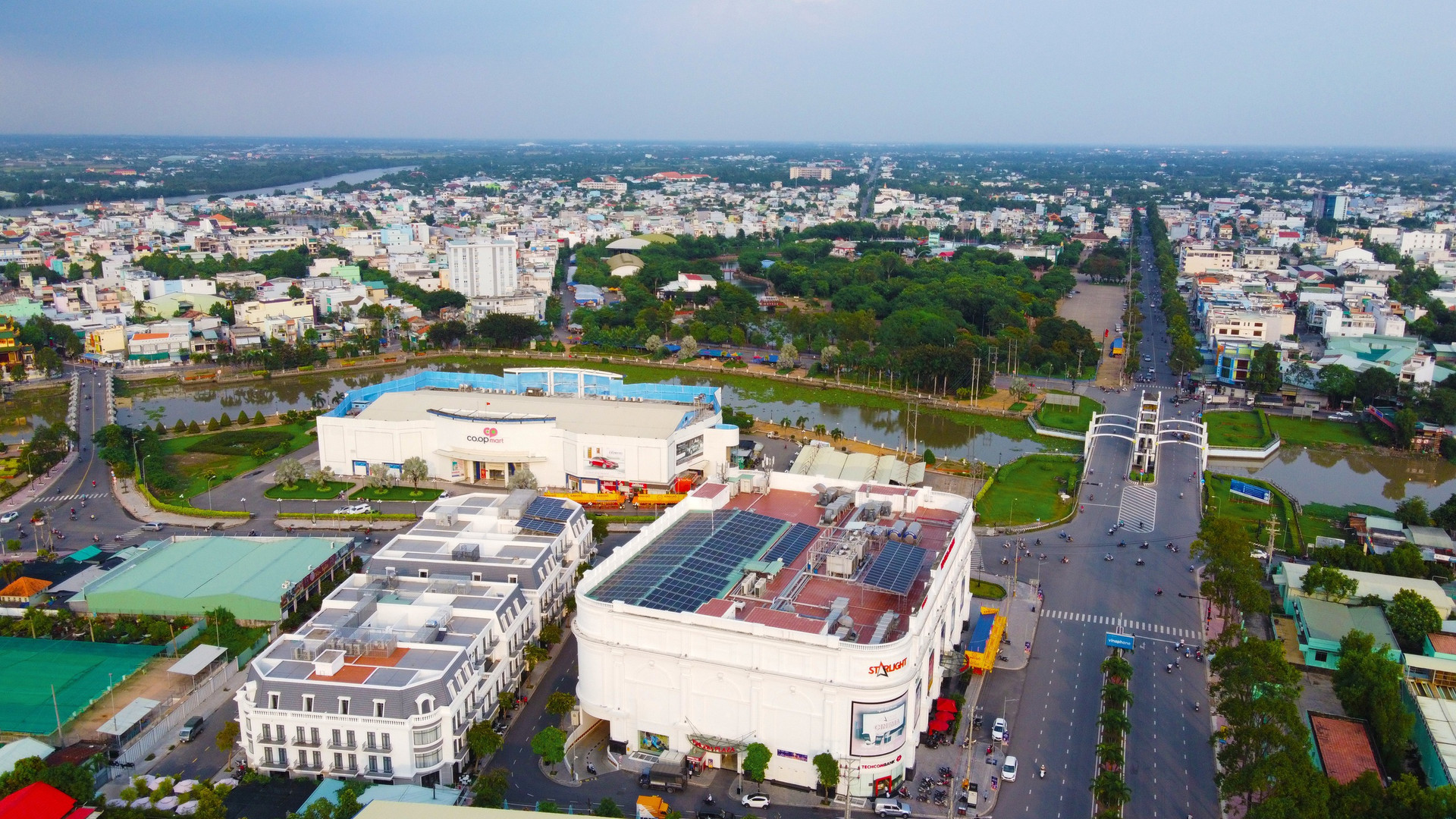 20 năm nữa, huyện được xem l&agrave; h&agrave;nh lang kinh tế của tỉnh gi&agrave;u bậc nhất miền T&acirc;y sẽ l&ecirc;n TP- Ảnh 1.
