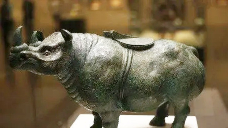 Đang đ&agrave;o đất, l&atilde;o n&ocirc;ng ph&aacute;t hiện vật thể lạ, chuy&ecirc;n gia khẳng định l&agrave; 'b&aacute;u vật cổ' hơn 3.000 tỷ đồng - ảnh 1