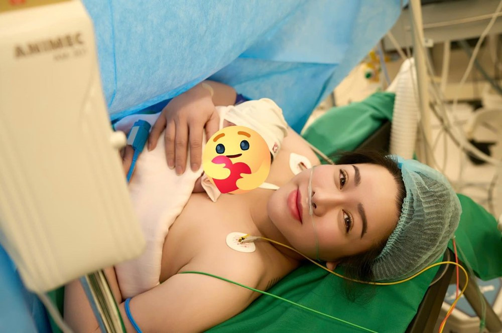 &Aacute;i nữ nh&agrave; sao Việt vừa ch&agrave;o đời đ&atilde; được tặng v&agrave;ng, nhận chuyển khoản 200 triệu - ảnh 1
