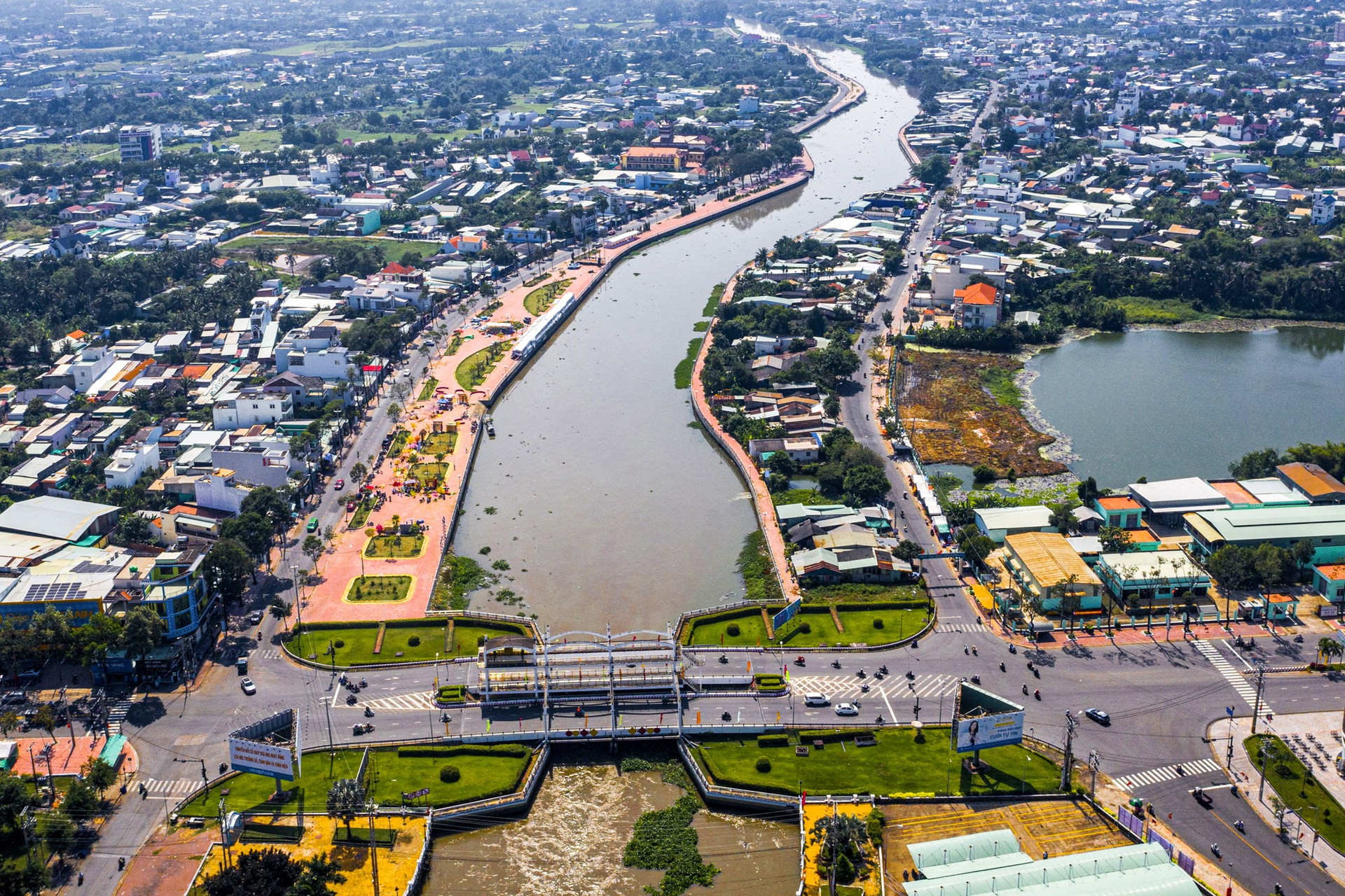 Diện mạo lột x&aacute;c của con k&ecirc;nh đầu ti&ecirc;n ở Nam Bộ được đ&agrave;o bằng một vạn nh&acirc;n c&ocirc;ng, mỗi m&eacute;t ti&ecirc;u tốn 500 triệu để tr&ugrave;ng tu- Ảnh 3.