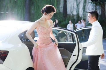 Cô gái Hàn Quốc vướng tin đồn ký 'hợp đồng hôn nhân' với 'đạo diễn nghìn tỷ' của Việt Nam