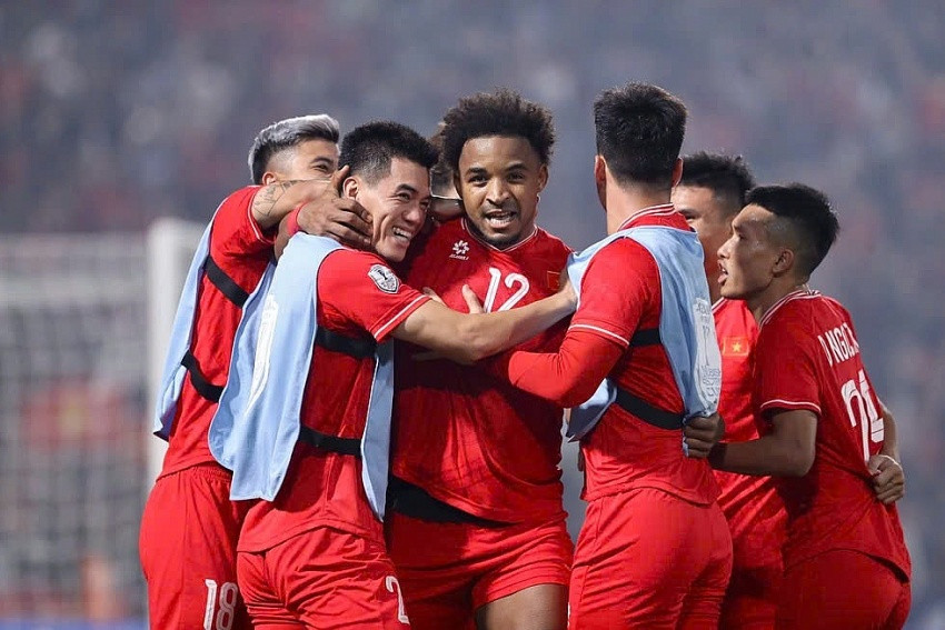 Đội tuyển Việt Nam v&agrave; Th&aacute;i Lan: Cuộc đua v&ocirc; địch AFF Cup 2024 c&ugrave;ng cơn mưa tiền thưởng