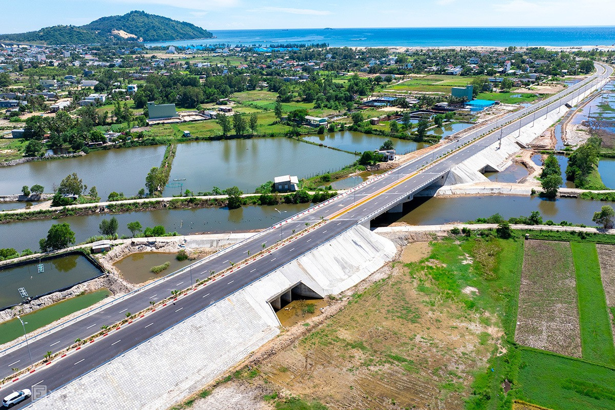 Tỉnh lớn thứ 2 Việt Nam chính thức khánh thành thêm 2 tuyến đường hơn 800 tỷ đồng- Ảnh 1. Tỉnh lớn thứ 2 Việt Nam chính thức khánh thành thêm 2 tuyến đường hơn 800 tỷ đồng- Ảnh 1.