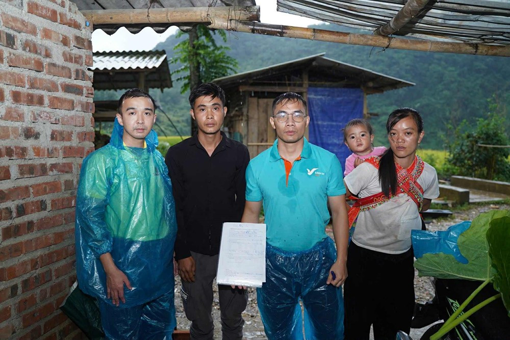 Tập đoàn của ông Phạm Nhật Vượng ủng hộ 500 tỷ đồng, hỗ trợ khẩn cấp cho đồng bào bị thiệt hại do bão Bualoi - ảnh 1