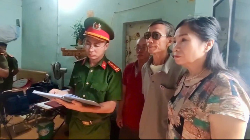 Khám xét khẩn cấp nhà riêng của ‘thầy Nguyễn Tuân’ - ảnh 1