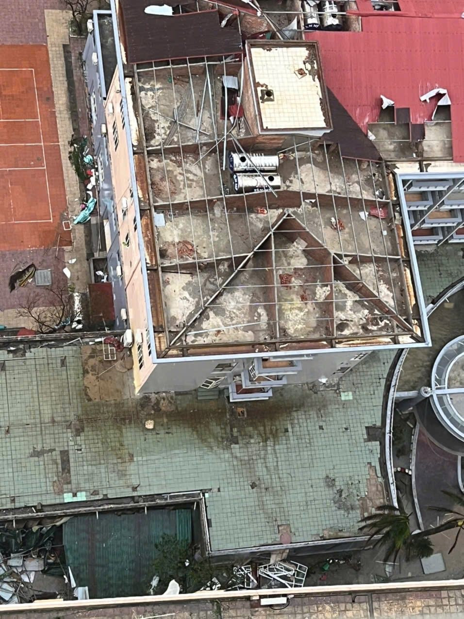 Nghệ An có 12 người thương vong, thiệt hại hơn 1.400 tỷ đồng do bão số 10 - ảnh 2