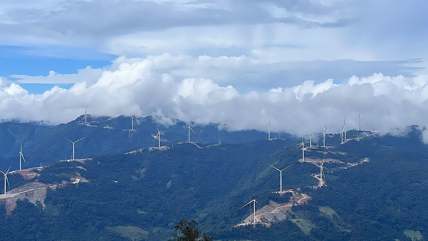 Dự án điện lớn nhất của Việt Nam tại nước láng giềng chính thức vận hành thương mại- Ảnh 1.