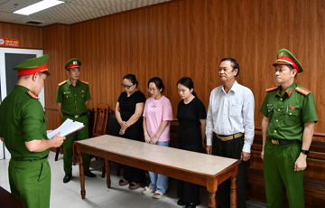 Những ai từng khám bệnh tại phòng khám này lập tức trình báo công an qua SĐT: 0983.203.337