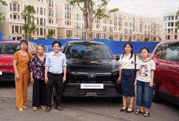 VinFast Limo Green quảng cáo sẽ ‘sáng cửa’ cho dân chạy dịch vụ, tài xế mua về nói thẳng thực tế, ‘vạch’ rõ chính sách từ hãng