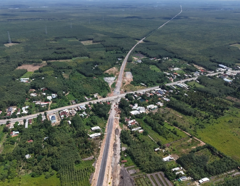 Sau 16 năm khởi công, con đường xuyên rừng cao su tại thành phố giàu nhất Việt Nam sắp hoàn thành- Ảnh 1.
