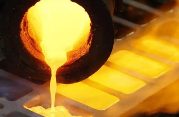 Vàng tăng nóng nhất kể từ thập niên 1970, chuyên gia cảnh báo nguy cơ 'vấp ngã ở con số tròn'