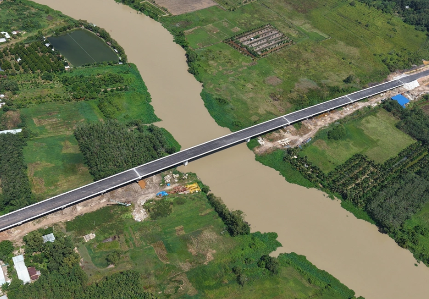 Sau 16 năm khởi công, con đường xuyên rừng cao su tại thành phố giàu nhất Việt Nam sắp hoàn thành- Ảnh 3.