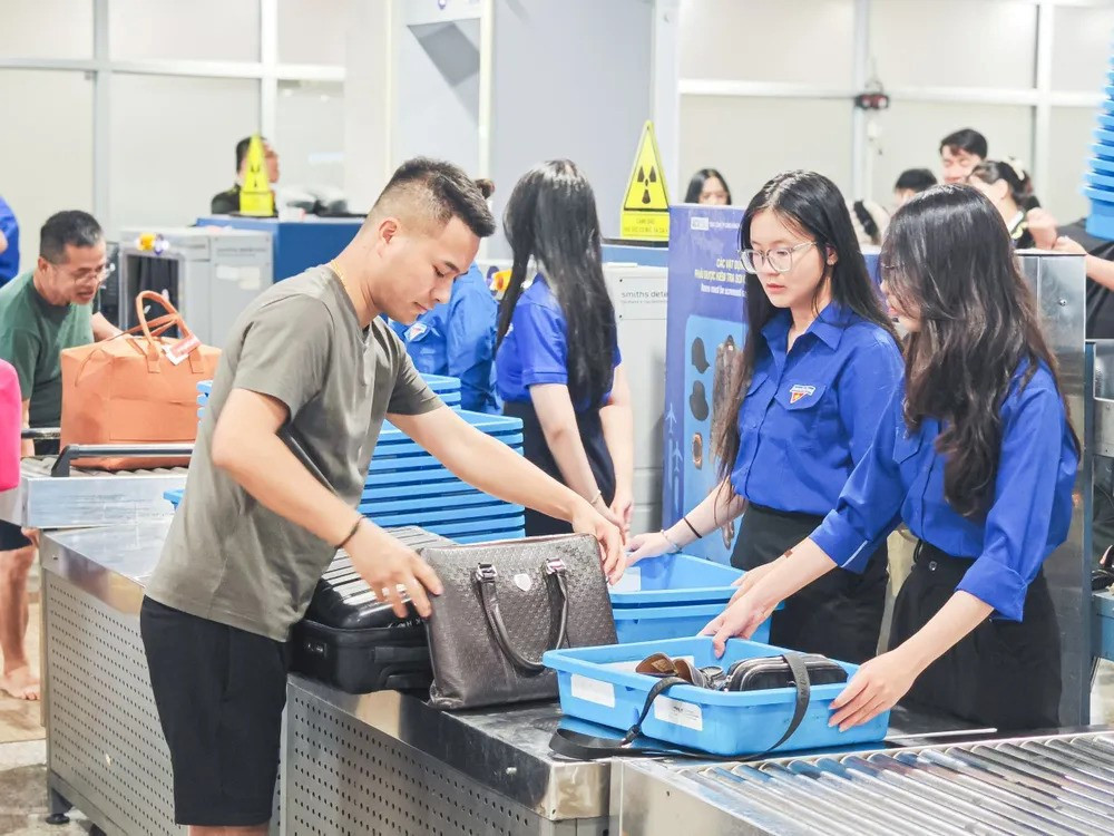 Hành khách sẽ không cần phải cởi giày khi đi qua cửa kiểm soát an ninh - ảnh 2