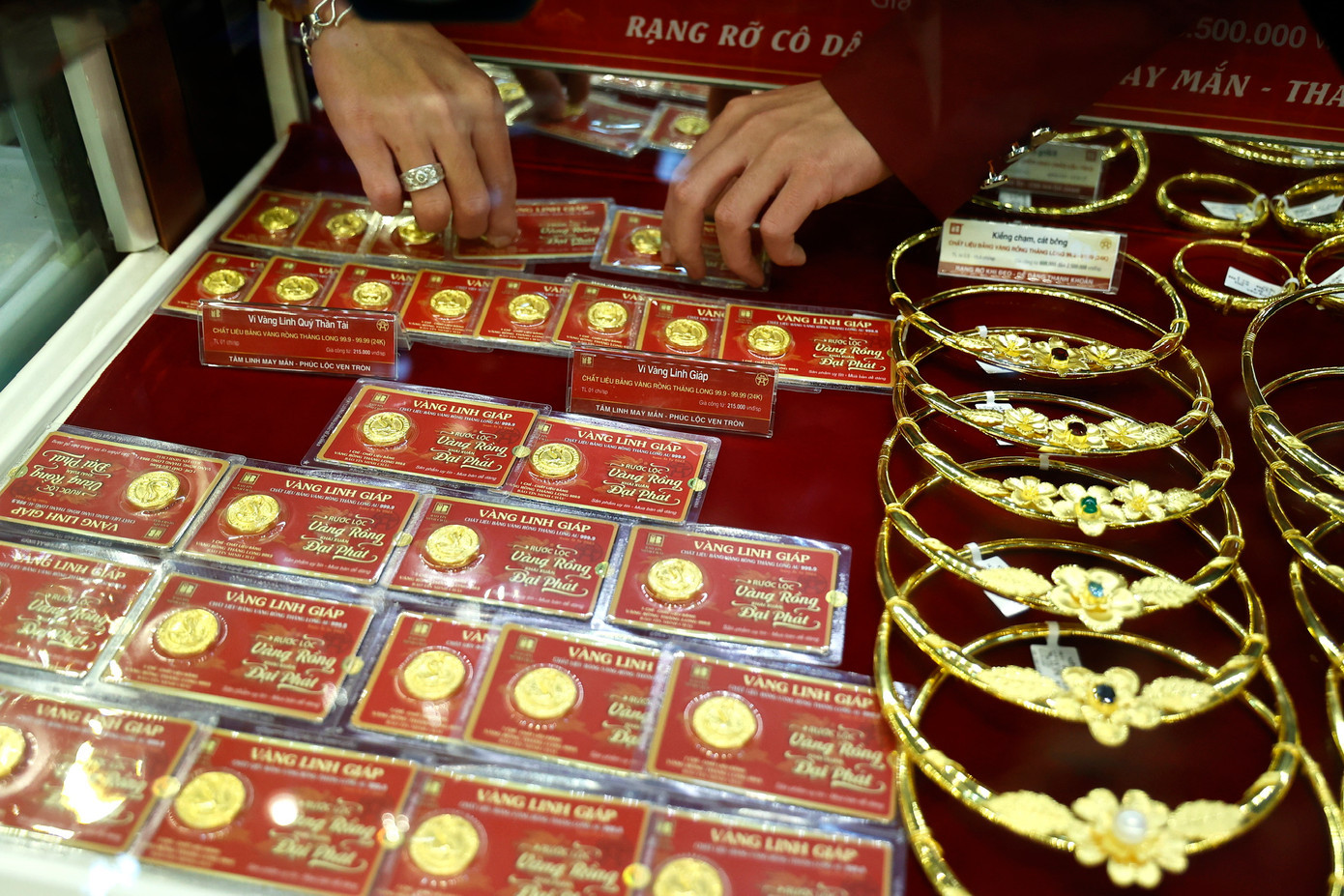 Giá vàng vẫn trên đỉnh cao và khan hiếm (ảnh: Như Ý). n1-8991-6189.jpg