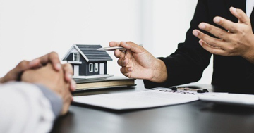 Bố mẹ mất không để lại di chúc, di sản thừa kế chia thế nào?