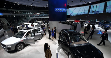 Doanh số ô tô toàn cầu tăng kỷ lục