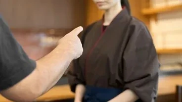 Nhật Bản sẽ cấm khách hàng lớn tiếng với nhân viên