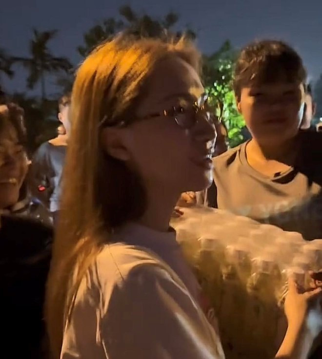 Nữ ca sĩ nổi tiếng chuyển nóng 500.000.000 đồng ủng hộ tỉnh Bắc Ninh - ảnh 2