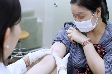 Hãi hùng khi thân thể biến dạng sau tiêm 'tan mỡ siêu tốc' tại spa trôi nổi