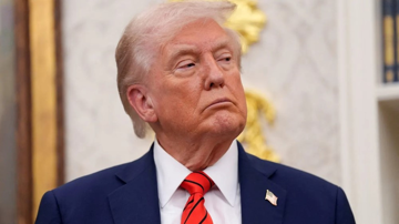 Toàn cảnh cú sập khiến Phố Wall rung chuyển sau bài đăng 500 chữ của ông Trump