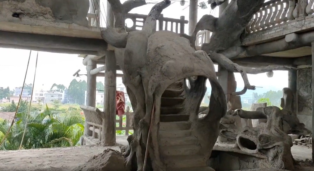 'Biệt thự điên' của một nông dân xây ròng rã 10 năm gây sốt mạng, mỗi ngày cả vạn khách thăm- Ảnh 4.