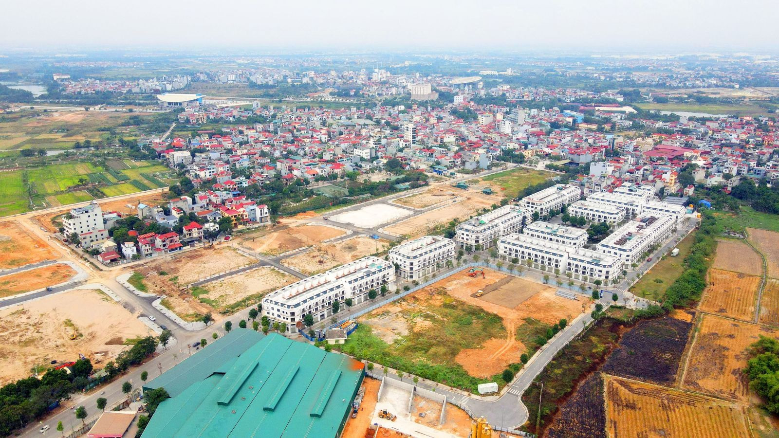 Thủ tướng kêu gọi doanh nghiệp chung tay tạo bước ngoặt cho thị trường nhà ở xã hội- Ảnh 2.