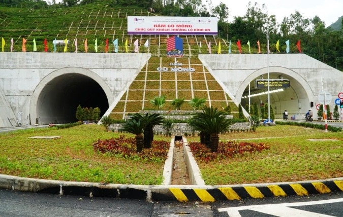 Hầm đường bộ dài thứ 3 Việt Nam, rút ngắn thời gian qua con đèo hiểm trở chỉ còn 6 phút sắp được mở rộng lên gấp đôi- Ảnh 1.