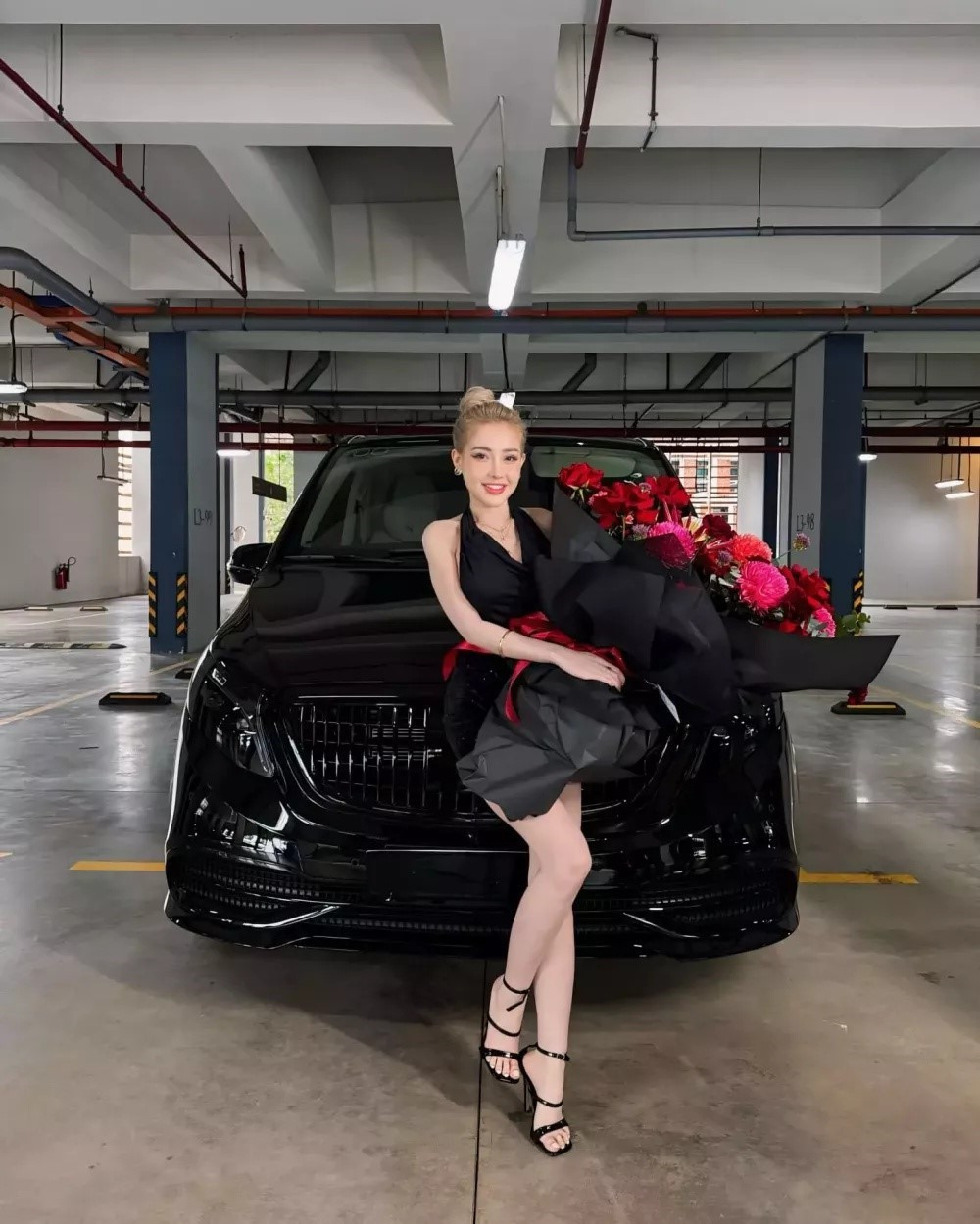 Tài sản của Ngân 98: Mua 9 miếng đất một lần, yêu cầu bạn trai kiếm 5 tỷ đồng/tháng mới cưới - ảnh 5