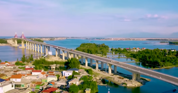 Cầu vượt biển dài nhất miền Trung, kết thúc hơn 100 năm di chuyển bằng dò của người dân đôi bờ