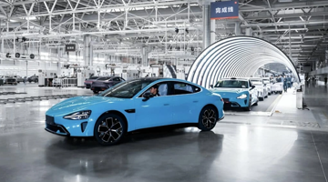 Xe điện cháy rụi sau va chạm khiến anh D. tử vong: Thiết kế tay nắm cửa bị nghi 'giam người trong xe', người dân muốn cứu nhưng bất lực