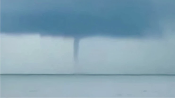 Xuất hiện vòi rồng trên vùng biển Ninh Bình