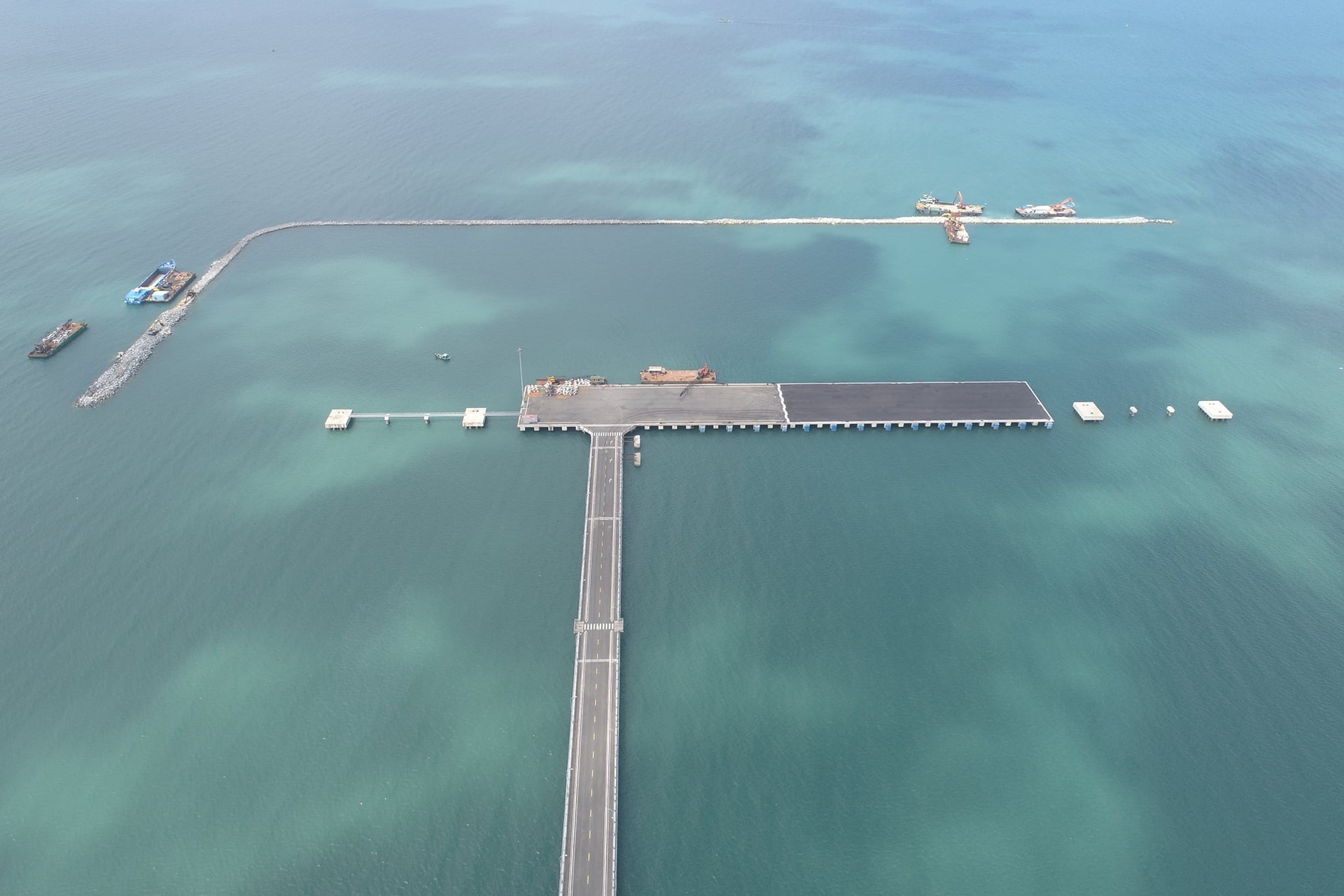 Cảng hành khách quốc tế dài gần 410m tại đặc khu lớn bậc nhất Việt Nam được gỡ khó- Ảnh 1.