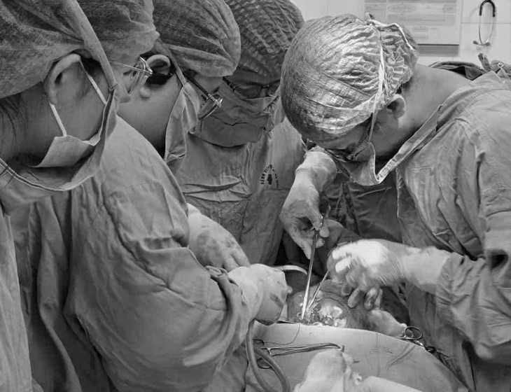 Đặt thuốc trên mạng để phá thai 7 tháng, cô gái 27 tuổi ở Hà Nội vỡ tử cung - ảnh 1